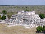 Temple of the Warriors, Chitzen Itza, the site of important archaeological Mayan ruins in the Yucatan Peninsula, Mexico